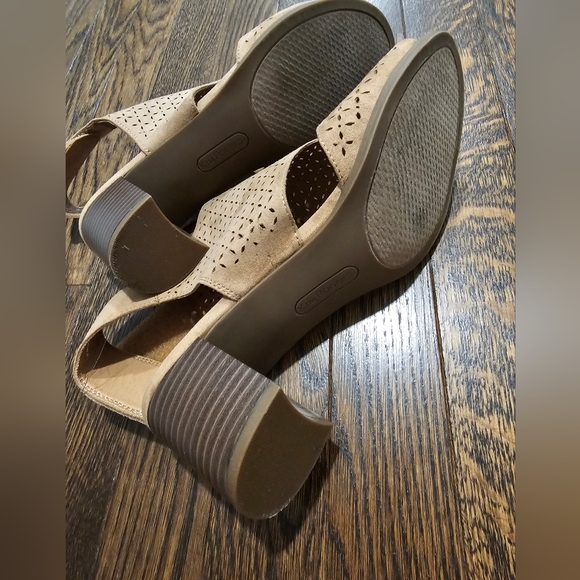 Kim Rogers sandals - Picture 5 of 7